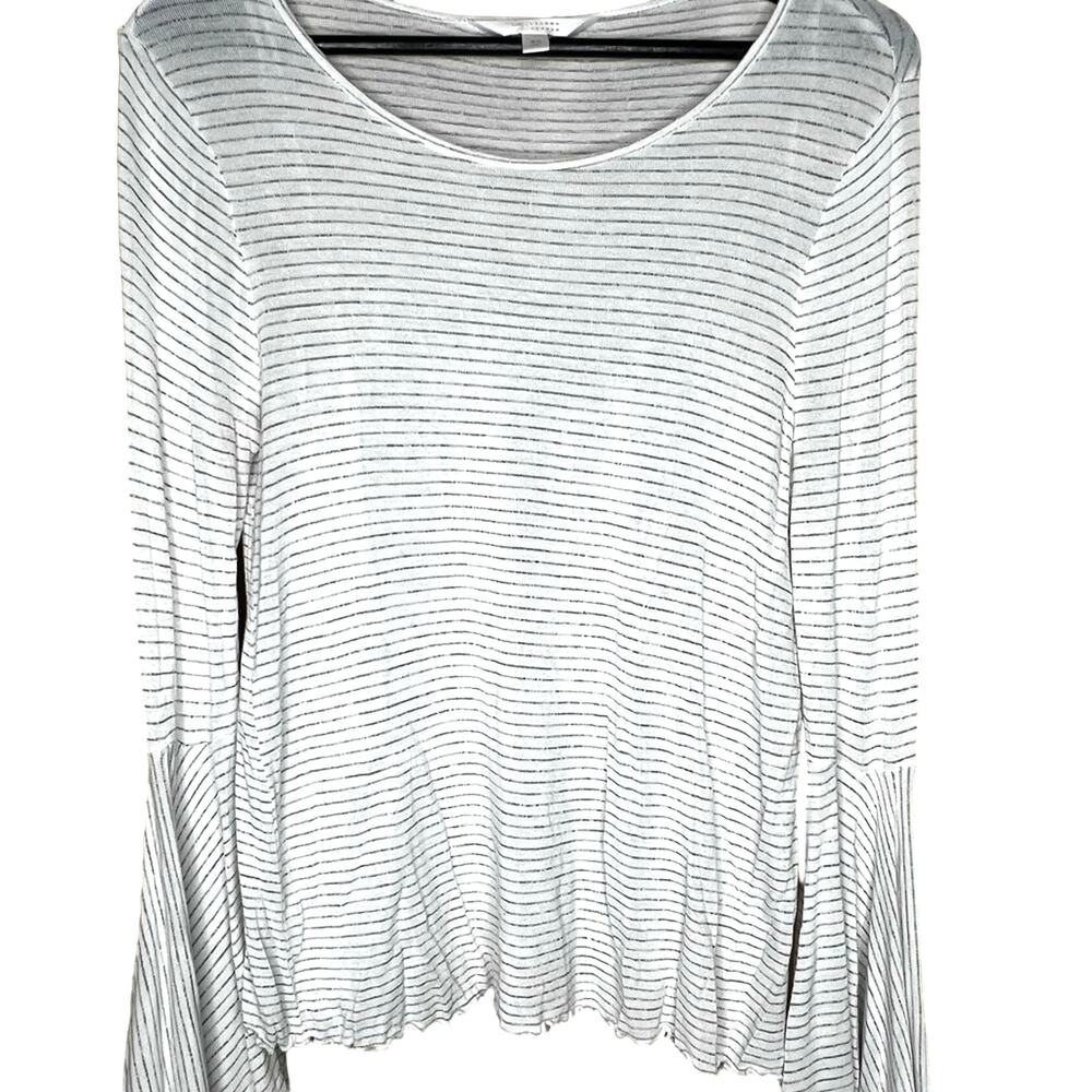LC Lauren Conrad Size XS Long Bell Sleeve Ruffled Bottom White Silver Top